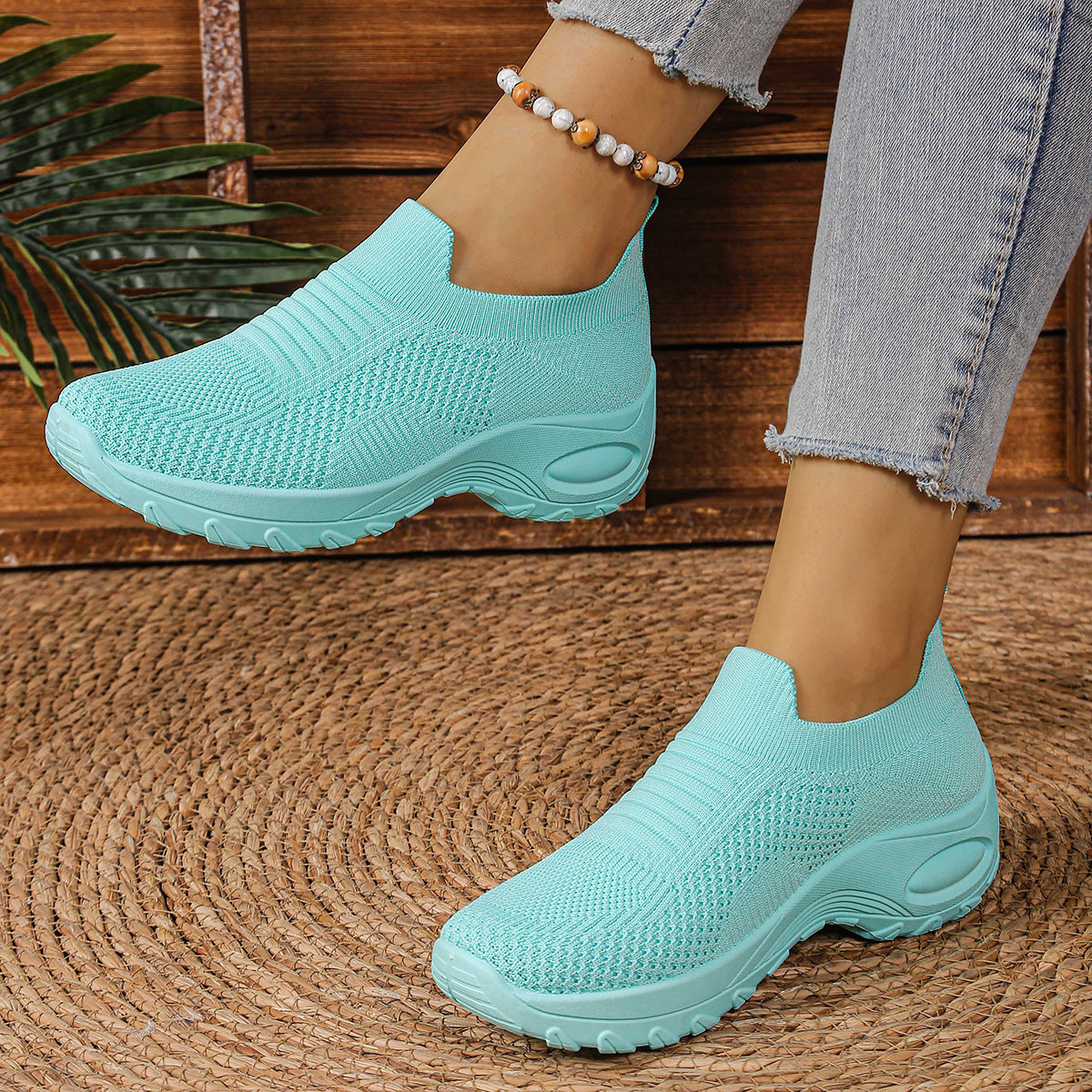 Women's Breathable Mesh Slip-On Flat Shoes – Lightweight Casual Round-Toe Flats
