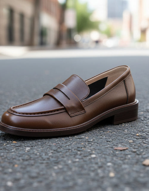 Load image into Gallery viewer, Women’s British Style Vintage Heeled Leather Shoes
