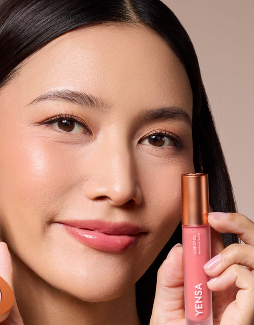 Load image into Gallery viewer, Luxe Lip Nourishing Oil with Hyaluronic + Vitamin E
