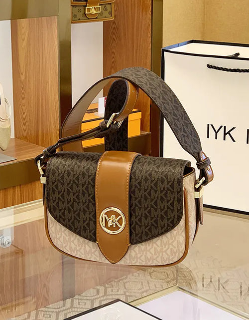Load image into Gallery viewer, New Women's Leather Saddle Bag
