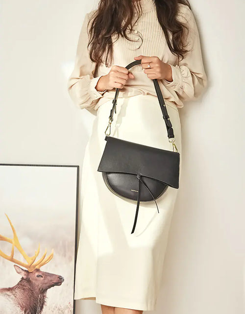 Load image into Gallery viewer, Versatile Leather Shoulder Bag with Retro Saddle Design

