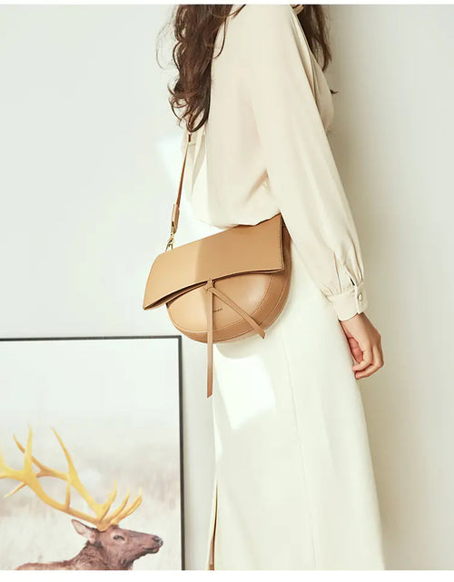 Load image into Gallery viewer, Versatile Leather Shoulder Bag with Retro Saddle Design
