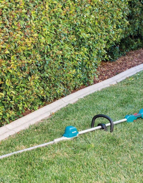 Load image into Gallery viewer, Makita XNU02T 18V LXT® Lithium-Ion Brushless Cordless 24" Pole Hedge Trimmer Kit (5.0Ah)
