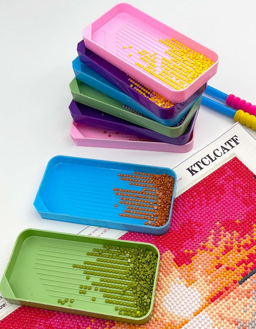 Load image into Gallery viewer, KTCLCATF 7PCS Diamond Art Tools Kit Green - Diamond Trays &amp; Glue Accessory
