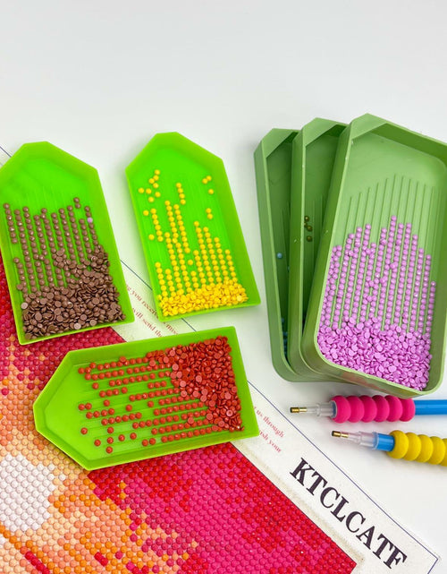 Load image into Gallery viewer, KTCLCATF 7PCS Diamond Art Tools Kit Green - Diamond Trays &amp; Glue Accessory
