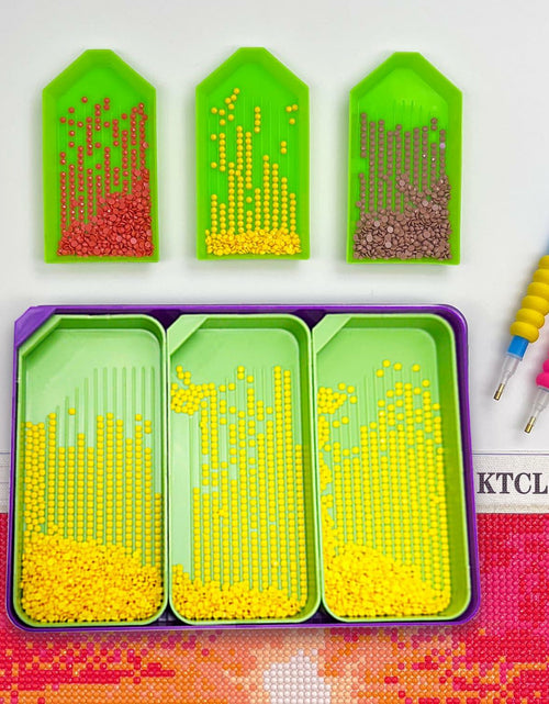 Load image into Gallery viewer, KTCLCATF 7PCS Diamond Art Tools Kit Green - Diamond Trays &amp; Glue Accessory

