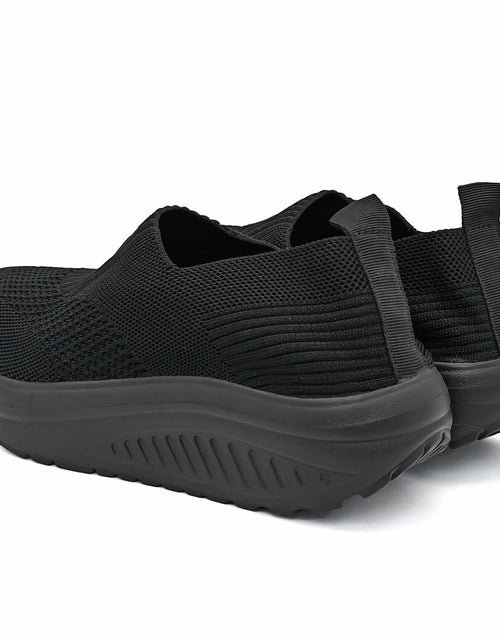 Load image into Gallery viewer, Umerigo Womens Slip On Tennis Shoes Breathable Mesh Black Size EU 40 USA W8.5

