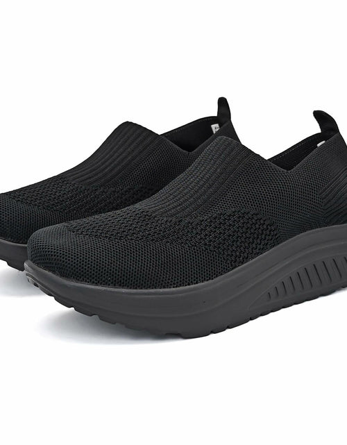 Load image into Gallery viewer, Umerigo Womens Slip On Tennis Shoes Breathable Mesh Black Size EU 40 USA W8.5
