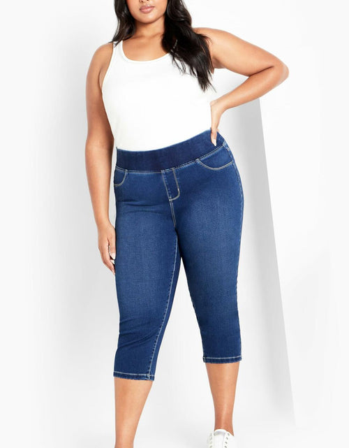 Load image into Gallery viewer, Avenue Women's Plus Size Pull On Cropped Denim Legging Mid Wash
