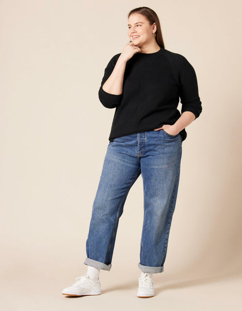 Load image into Gallery viewer, Amazon Essentials Women's Crewneck Sweater Classic Fit Soft Touch Black Size 2X
