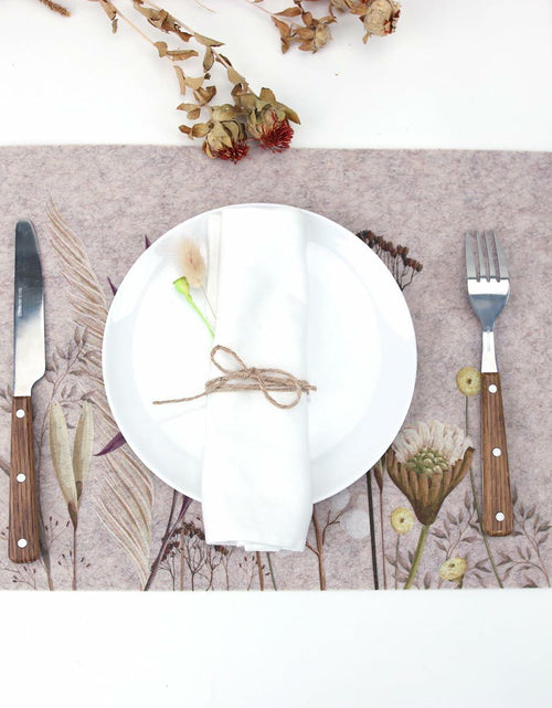 Load image into Gallery viewer, Casaido Table Placemats Set of 6 Heat Resistant Non Slip Green 17x12
