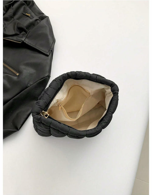 Load image into Gallery viewer, Verdusa Women's Puffy Quilted Makeup Bag Cosmetic Clutch Black One-Size
