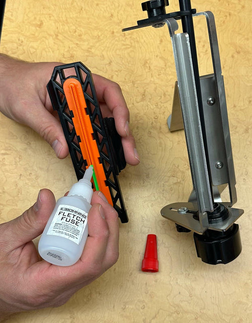 Load image into Gallery viewer, Bohning Fletch Fuse Instant Glue 1/2 oz Clear Adhesive for Archery
