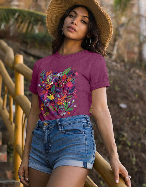 Load image into Gallery viewer, Inber Women's Boho Wildflowers Graphic Crewneck T-Shirt Size L
