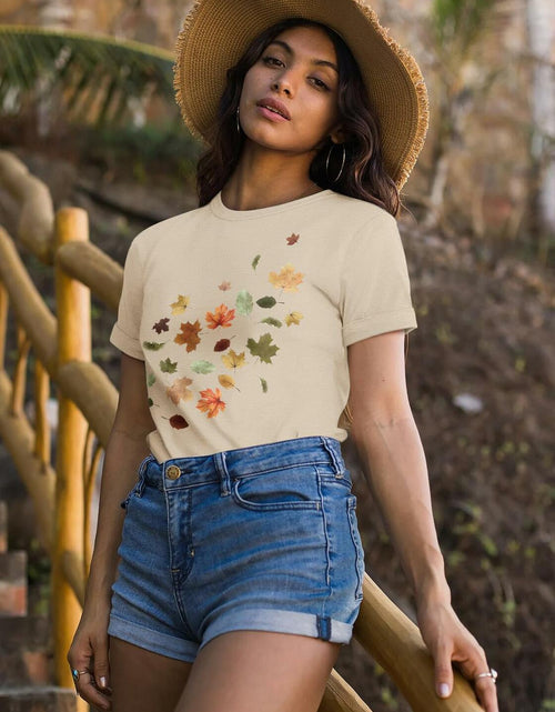 Load image into Gallery viewer, Inber Women's Crewneck Boho Wildflowers Graphic T-Shirt Size S
