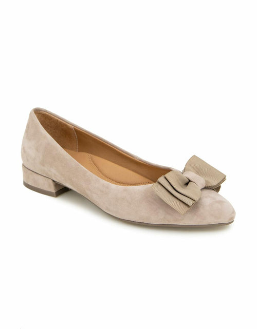 Load image into Gallery viewer, Gentle Souls Kenneth Cole Women's Atlas Flat Platform Mushroom Size 5
