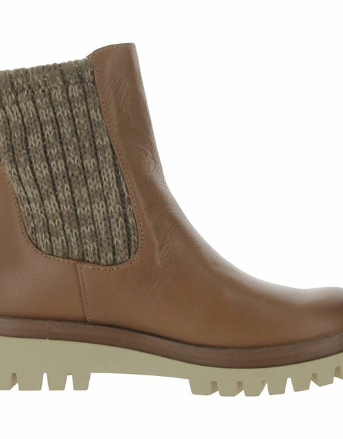Load image into Gallery viewer, Gentle Souls Kenneth Cole Balia Chelsea Boot Black Size 8.5
