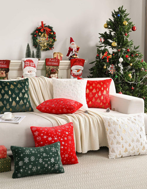 Load image into Gallery viewer, FUTEI Christmas Snowflakes Green Throw Pillow Covers Set of 2 18x18
