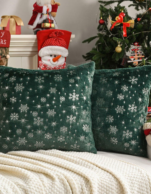 Load image into Gallery viewer, FUTEI Christmas Snowflakes Green Throw Pillow Covers Set of 2 18x18
