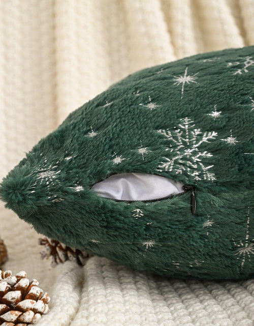 Load image into Gallery viewer, FUTEI Christmas Snowflakes Green Throw Pillow Covers Set of 2 18x18
