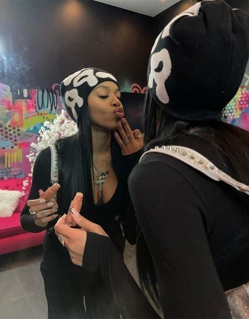 Load image into Gallery viewer, YUERFEILA Women Graphic Skull Beanie Warm Winter Hat Acrylic Spider-White&amp;Black
