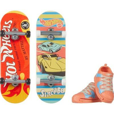 Load image into Gallery viewer, Hot Wheels Skate Retro Fingerboard Shoe Set 4pk 1
