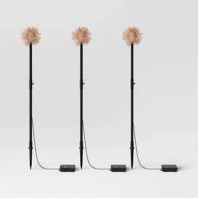 Load image into Gallery viewer, [Like New] Threshold 3pk Sphere Burst Battery LED Outdoor Light Stakes Black/Clear
