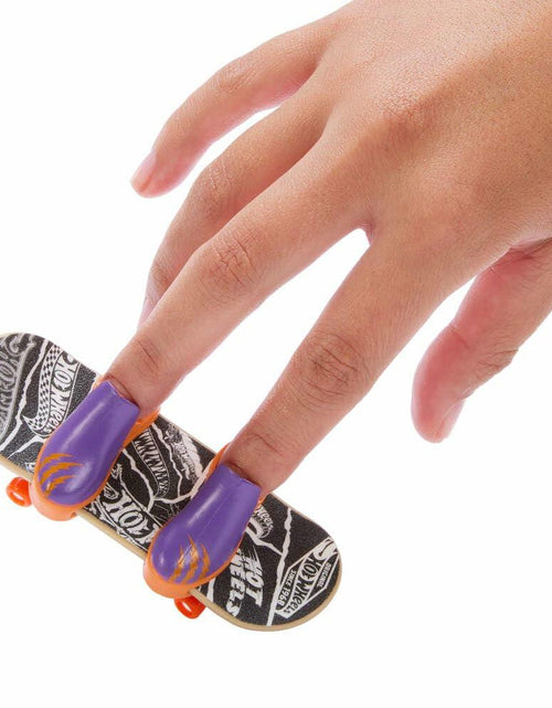 Load image into Gallery viewer, Hot Wheels Finger Skateboard Playset Brand Mattel Kids Toy
