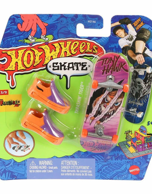 Load image into Gallery viewer, Hot Wheels Finger Skateboard Playset Brand Mattel Kids Toy
