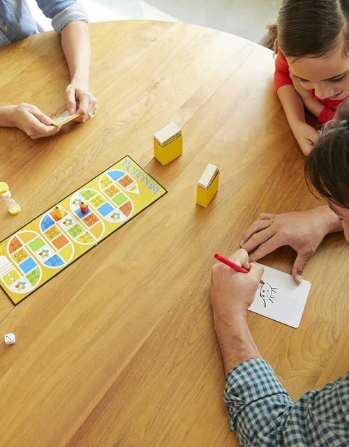 Load image into Gallery viewer, Mattel Pictionary DKD47 Board Game with Markers &amp; Erasable Boards
