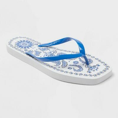 Load image into Gallery viewer, Shade &amp; Shore Women's Palmer Medallion Square Toe Flip Flops Light Blue Size 6
