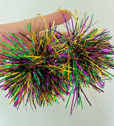 CHUU YUNG Colorful Mardi Gras Carnival Tassel Acrylic Heart Hoop Earrings Style