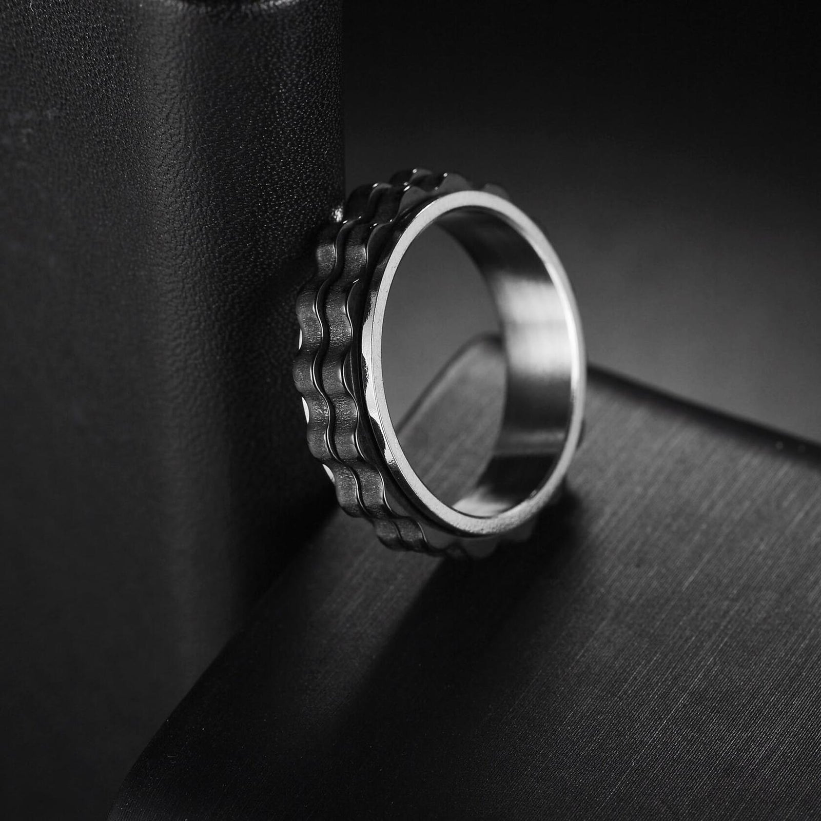 Udolfly Titanium Steel Womens Fidget Spinner Ring Silver Black Size 8