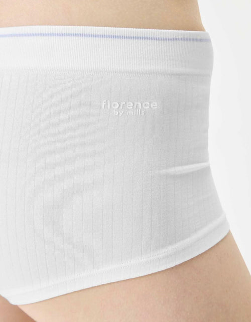 Load image into Gallery viewer, florence by mills Cozy Crush Seamless Boyshort White Size XS
