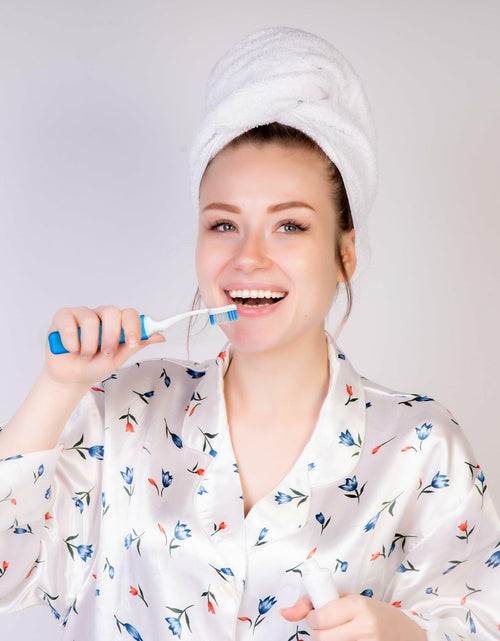 Load image into Gallery viewer, Piriuuo Travel Toothbrush Set 4 Pcs Foldable Soft Bristles 4 Colors
