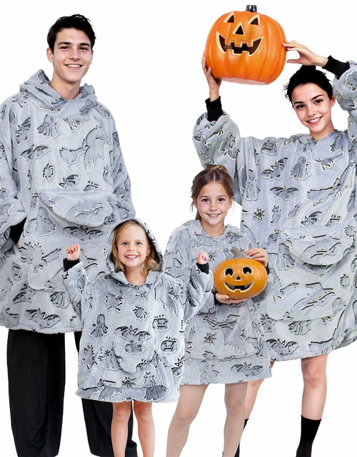 Load image into Gallery viewer, REXEO Halloween Flannel Hoodie Blanket with Pocket Black One Size
