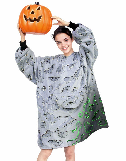 Load image into Gallery viewer, REXEO Halloween Flannel Hoodie Blanket with Pocket Black One Size
