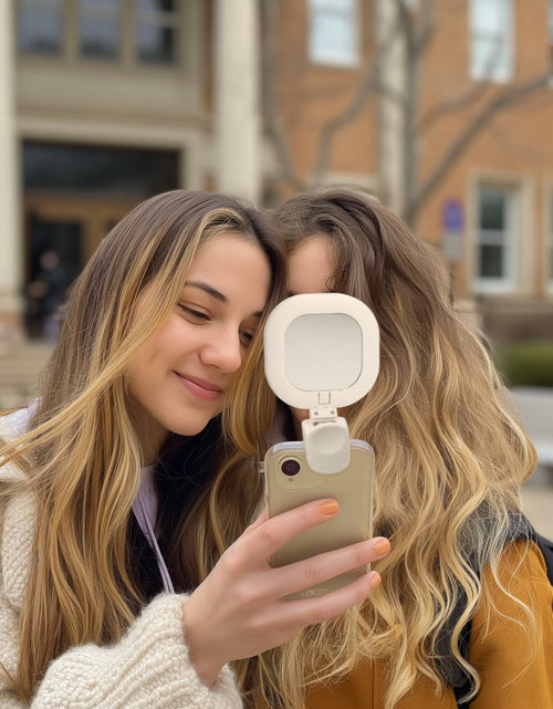 Load image into Gallery viewer, THE LARSA LIGHT Larsa Pippen LARSA Light LED Selfie-Light Clip White
