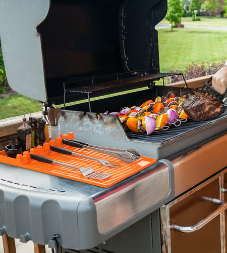 Glesalw Silicone Griddle Tool Mat & Meat Shredder Claws BBQ Set Orange