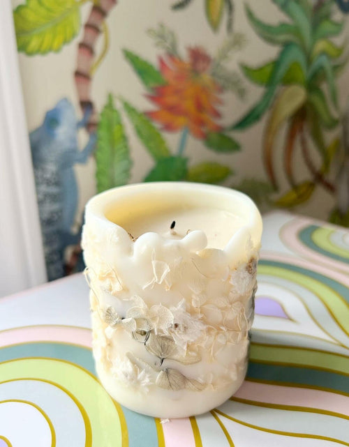 Load image into Gallery viewer, Botanical Candle Hand-Poured Soy Wax with Real Flowers 5 Scents Decorative
