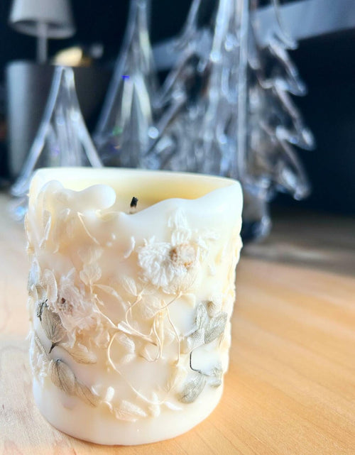 Load image into Gallery viewer, Botanical Candle Hand-Poured Soy Wax with Real Flowers 5 Scents Decorative
