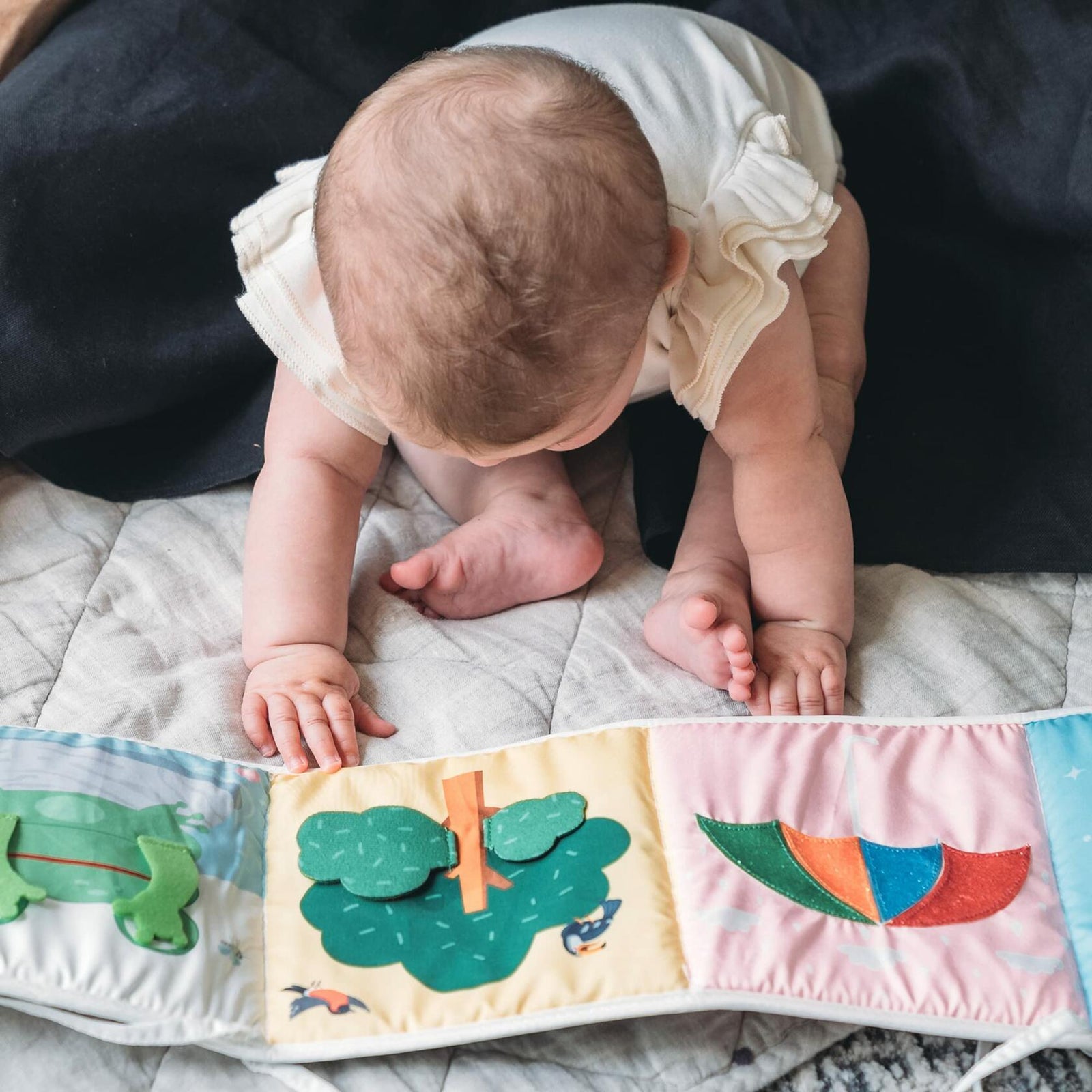 Spiggly High Contrast Baby Toys & Books Black White 0-6 Months Infant