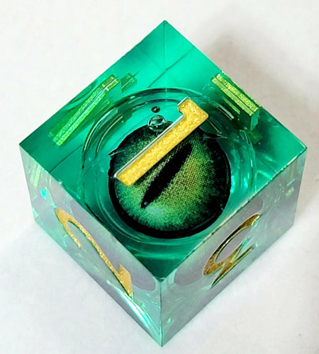 Maywin Dungeons & Dragons Liquid Core Dragon Eye Polyhedral Dice Set. Green
