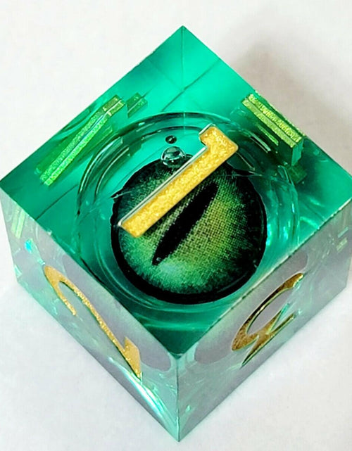 Load image into Gallery viewer, Maywin Dungeons &amp; Dragons Liquid Core Dragon Eye Polyhedral Dice Set. Green

