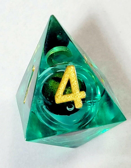 Load image into Gallery viewer, Maywin Dungeons &amp; Dragons Liquid Core Dragon Eye Polyhedral Dice Set. Green
