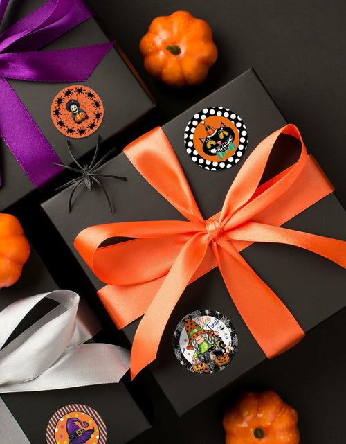 Load image into Gallery viewer, ZAEW Halloween Sticker Roll 500pcs 1.5" Gnome Pumpkins Cats Ghost Colored
