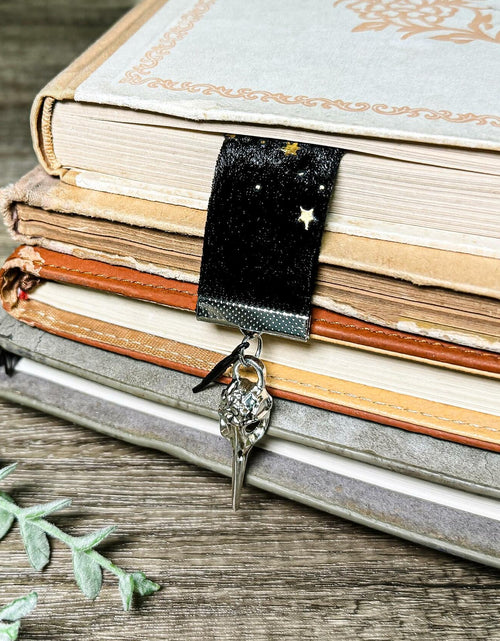 Load image into Gallery viewer, Berirexrion Fantasy Dragon Sword Bookmarks 2 PCs Black Metal Velvet Ribbon
