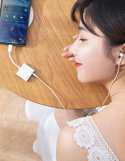 Load image into Gallery viewer, esbeecables Lightning to 3.5mm Audio &amp; Charger Adapter 3-Port Lightweight
