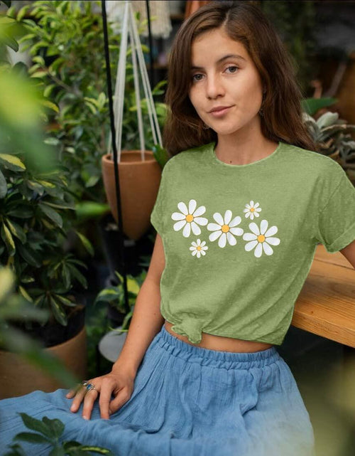 Load image into Gallery viewer, LUKYCILD Daisy Graphic Short Sleeve Summer Shirt Top Green Size M
