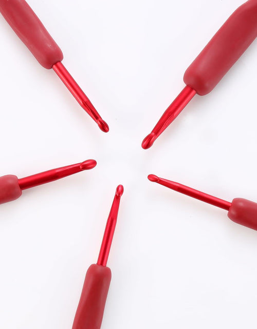 Load image into Gallery viewer, OYEUYID Red Crochet Hook Set 9 Sizes 2-6mm Soft Handle Aluminum
